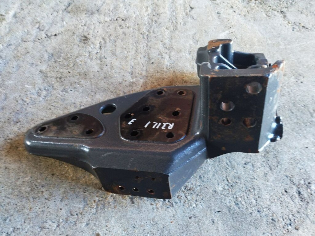 кронштейн стабилизатора кабины левый б/у - 2